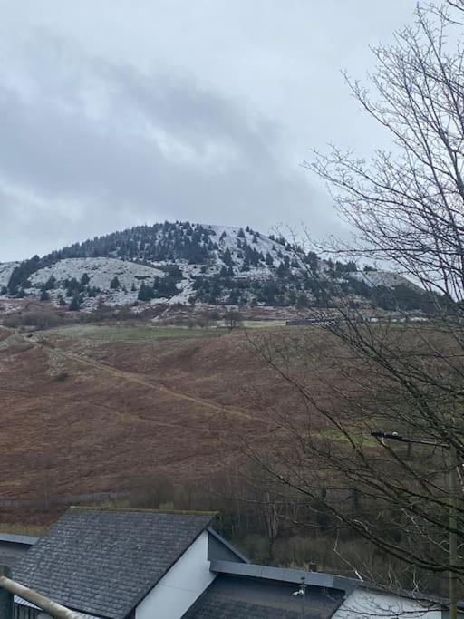 Mountain View Two Bedroom Llwynypia Dış mekan fotoğraf