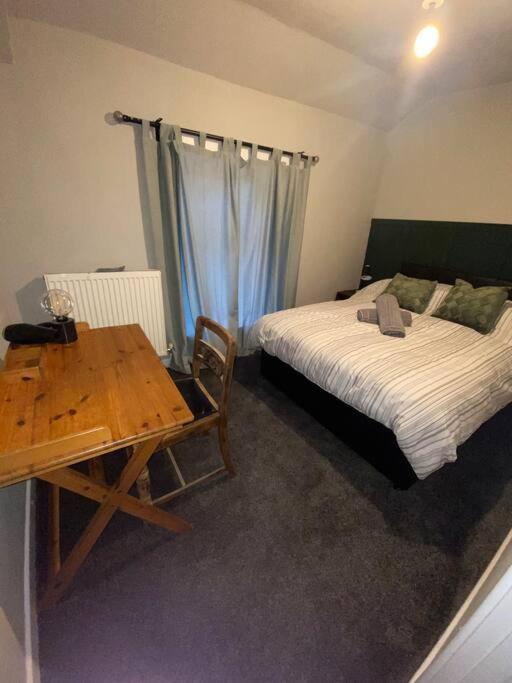 Mountain View Two Bedroom Llwynypia Dış mekan fotoğraf